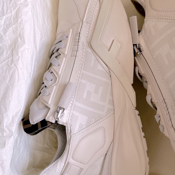 Fendi Flow - Picture 5 of 11